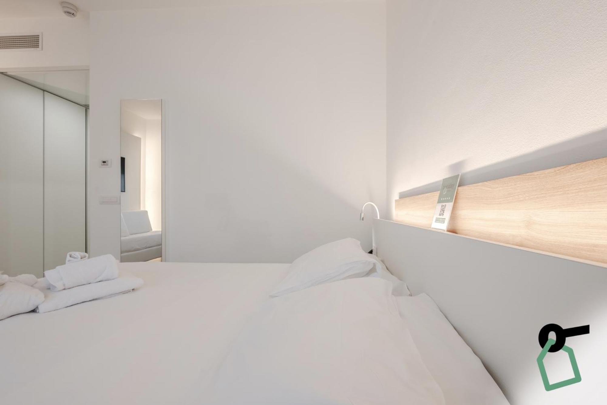 Hotiday Room Collection - Tirrenia Eksteriør bilde