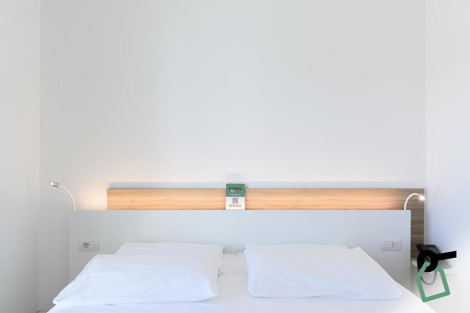 Hotiday Room Collection - Tirrenia Eksteriør bilde